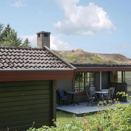 Three-bedroom Holiday In *